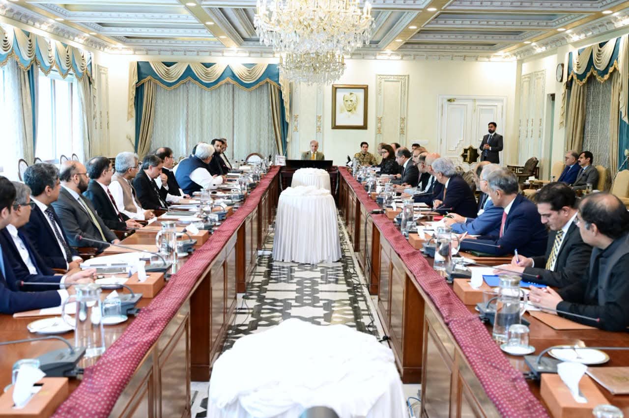 وفاقی کابینہ نے مہنگے اثاثوں کی خریداری پر مجوزہ پابندیاں مسترد کر دیں، آئی ایم ایف سے کیا گیا وعدہ مؤخر